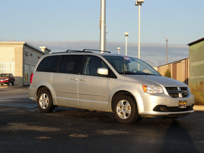 dodge grand caravan 2011 silver van mainstreet flex fuel 6 cylinders front wheel drive automatic 60915