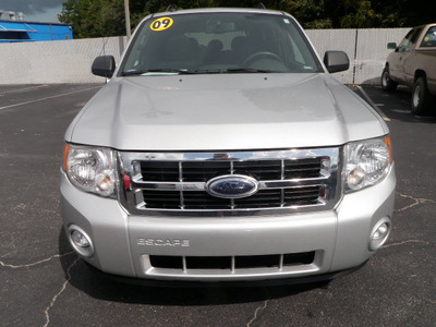 ford escape 2009 gray suv xlt gasoline 6 cylinders front wheel drive automatic with overdrive 32401