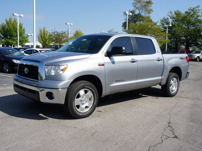 toyota tundra 2008 silver sr5 gasoline 8 cylinders 4 wheel drive 6 speed automatic 46168