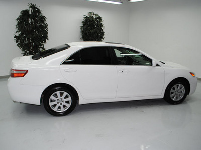 toyota camry 2009 white sedan xle v6 gasoline 6 cylinders front wheel drive automatic 91731