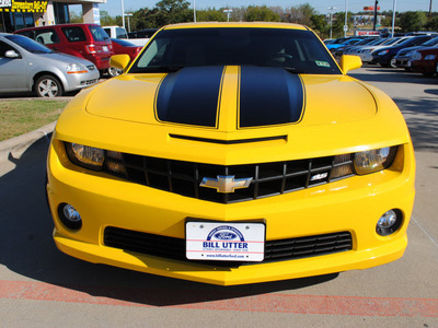 chevrolet camaro 2010 yellow coupe ss gasoline 8 cylinders rear wheel drive 6 speed manual 76205