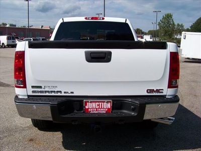 gmc sierra 1500 2012 white sle flex fuel 8 cylinders 4 wheel drive not specified 44024