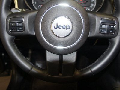 jeep grand cherokee 2011 dk  gray suv laredo gasoline 6 cylinders 2 wheel drive automatic 76108