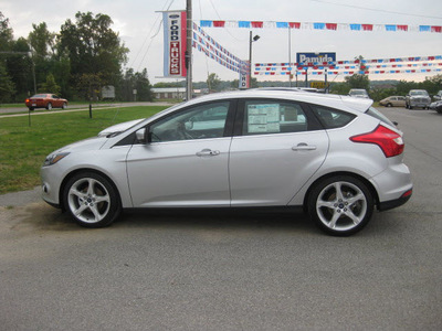 ford focus 2012 silver hatchback titanium gasoline 4 cylinders front wheel drive 6 speed automatic 62863