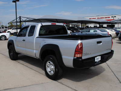 toyota tacoma 2007 silver prerunner gasoline 4 cylinders rear wheel drive 5 speed manual 76087