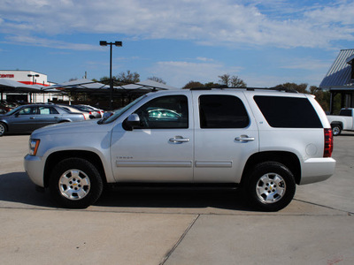 chevrolet tahoe 2010 silver suv lt flex fuel 8 cylinders 4 wheel drive automatic 76087