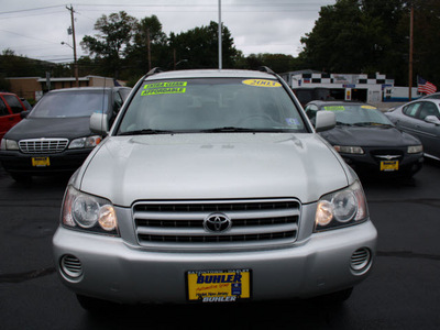 toyota highlander 2003 silver suv gasoline 6 cylinders all whee drive automatic with overdrive 07730