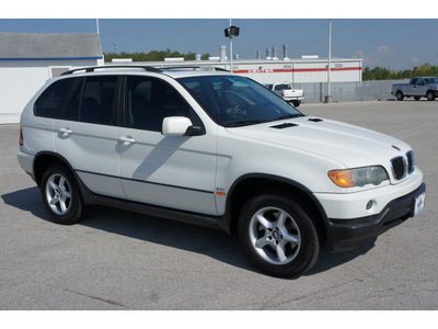 bmw x5 2003 white suv 3 0i gasoline 6 cylinders all whee drive automatic 77388