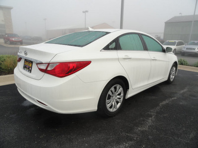 hyundai sonata 2011 white sedan gls gasoline 4 cylinders front wheel drive automatic 60915