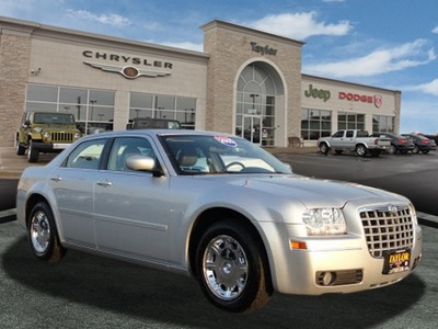 chrysler 300 2005 silver sedan limited gasoline 6 cylinders rear wheel drive automatic 60915