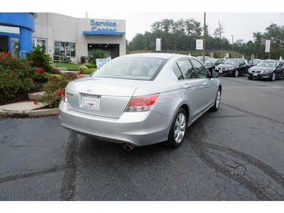 honda accord 2009 alabaster silver sedan ex l gasoline 4 cylinders front wheel drive 5 speed automatic 07724