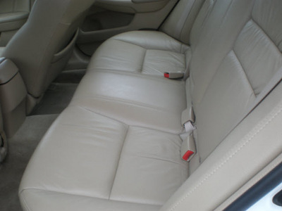 honda accord 2004 white sedan ex gasoline 4 cylinders front wheel drive automatic 13502