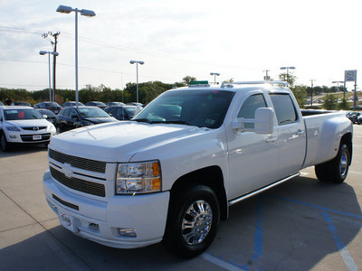 chevrolet silverado 3500hd 2009 white ltz diesel 8 cylinders 4 wheel drive automatic 76210