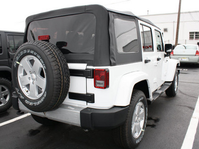 jeep wrangler unlimited 2012 white suv sahara gasoline 6 cylinders 4 wheel drive automatic 07730