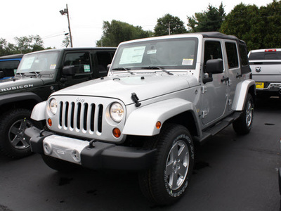 jeep wrangler unlimited 2012 silver suv sahara gasoline 6 cylinders 4 wheel drive automatic 07730