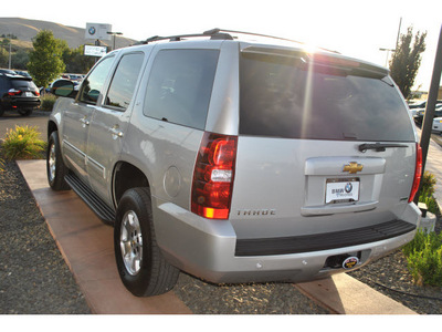 chevrolet tahoe 2010 silver suv lt flex fuel 8 cylinders 4 wheel drive automatic with overdrive 99352