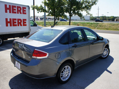 ford focus 2010 dk  gray sedan se gasoline 4 cylinders front wheel drive automatic 76205