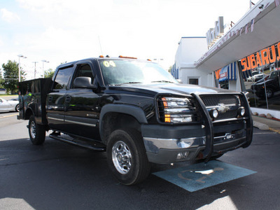 chevrolet silverado 2500hd 2004 black ls gasoline 8 cylinders 4 wheel drive automatic with overdrive 07701