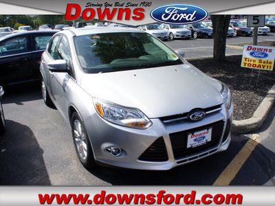 ford focus 2012 silver hatchback sel gasoline 4 cylinders front wheel drive automatic with overdrive 08753