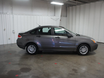 ford focus 2011 silver sedan se gasoline 4 cylinders front wheel drive automatic 76108