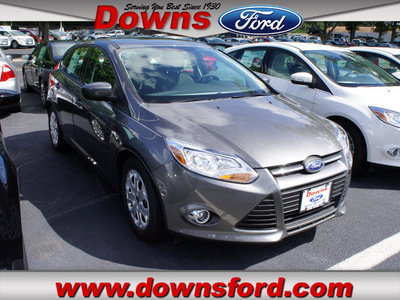 ford focus 2012 gray hatchback se gasoline 4 cylinders front wheel drive automatic with overdrive 08753