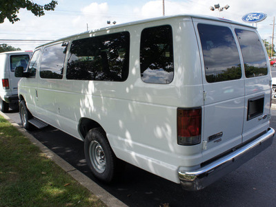 ford econoline wagon 2011 white van e 350 sd xlt flex fuel 8 cylinders rear wheel drive automatic with overdrive 08753