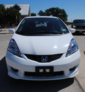 honda fit 2009 white hatchback sport gasoline 4 cylinders front wheel drive automatic 76087