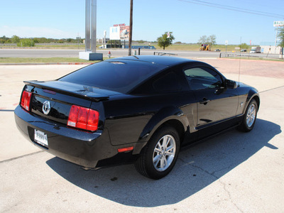 ford mustang 2009 black coupe gasoline 6 cylinders rear wheel drive 5 speed manual 76087