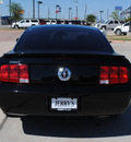 ford mustang 2009 black coupe gasoline 6 cylinders rear wheel drive 5 speed manual 76087