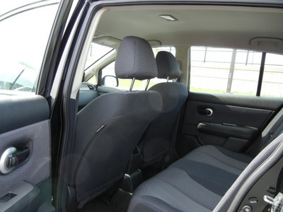 nissan versa 2008 black hatchback 1 8 sl gasoline 4 cylinders front wheel drive automatic 55420