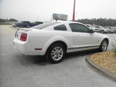 ford mustang 2007 white coupe v6 gasoline 6 cylinders rear wheel drive 5 speed manual 34731