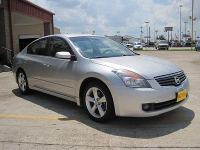 nissan altima 2008 silver sedan gasoline 6 cylinders front wheel drive automatic 77037