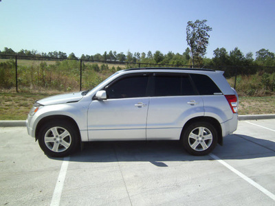 suzuki grand vitara 2006 silver suv luxury gasoline 6 cylinders rear wheel drive automatic 75503