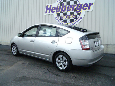 toyota prius 2005 millenium silver hatchback hybrid 4 cylinders front wheel drive automatic 80905