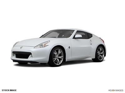 nissan 370z 2011 white coupe gasoline 6 cylinders rear wheel drive not specified 98371