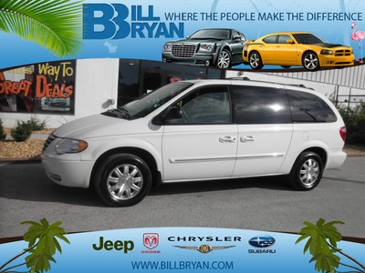 chrysler town and country 2005 white van signature series gasoline 6 cylinders front wheel drive automatic 34731