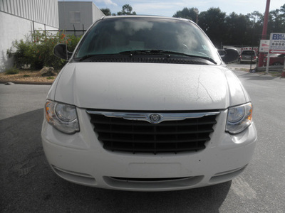 chrysler town and country 2005 white van signature series gasoline 6 cylinders front wheel drive automatic 34731