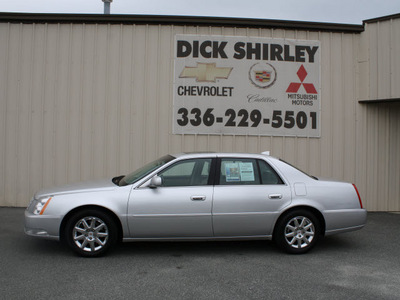 cadillac dts 2011 lt  gray sedan premium collection gasoline 8 cylinders front wheel drive automatic 27215