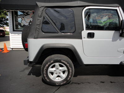 jeep wrangler 2006 silver suv x 4x4 gasoline 6 cylinders 4 wheel drive automatic 45005