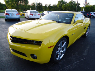 chevrolet camaro 2012 yellow coupe lt gasoline 6 cylinders rear wheel drive automatic 60007