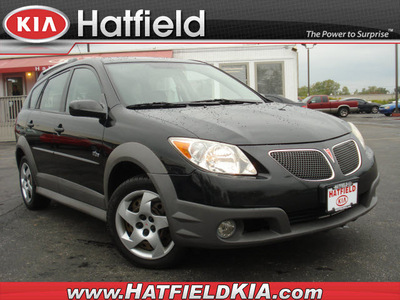 pontiac vibe 2005 black hatchback gasoline 4 cylinders front wheel drive automatic 43228