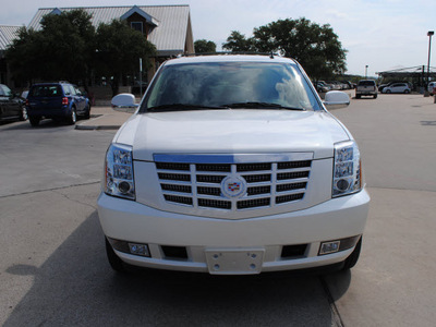 cadillac escalade 2011 white suv flex fuel 8 cylinders rear wheel drive automatic 76087