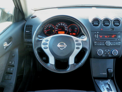 nissan altima 2009 gray sedan 3 5 se gasoline 6 cylinders front wheel drive automatic 56001