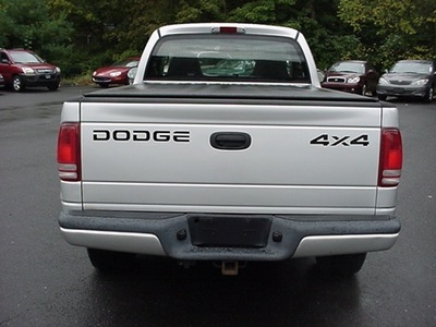 dodge dakota 2001 silver pickup truck sport 4x4 gasoline 6 cylinders 4 wheel drive automatic 06019