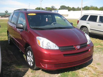 toyota sienna 2004 red van gasoline 6 cylinders front wheel drive automatic 62863