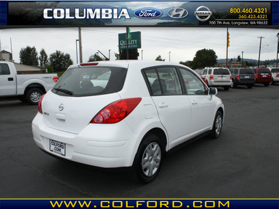 nissan versa 2010 white hatchback 1 8 s gasoline 4 cylinders front wheel drive automatic 98632