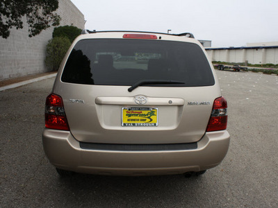 toyota highlander 2006 gold suv gasoline 4 cylinders front wheel drive automatic 93955