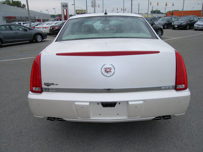 cadillac dts 2008 white sedan w 1sa gasoline 8 cylinders front wheel drive automatic 46219