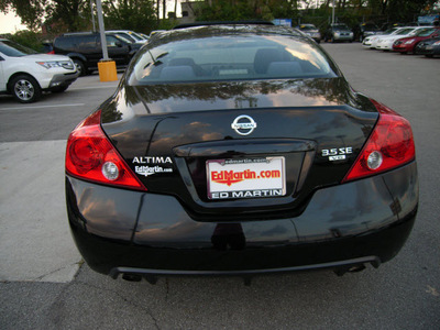nissan altima 2008 black coupe 3 5 se gasoline 6 cylinders front wheel drive automatic 46219