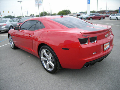 chevrolet camaro 2010 red coupe 2ss gasoline 8 cylinders rear wheel drive 6 speed manual 46219
